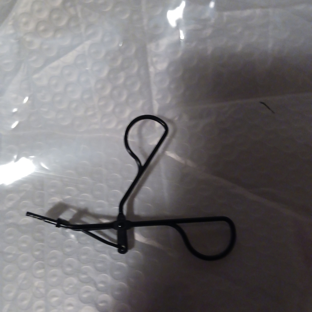 Black Eyelash Curler